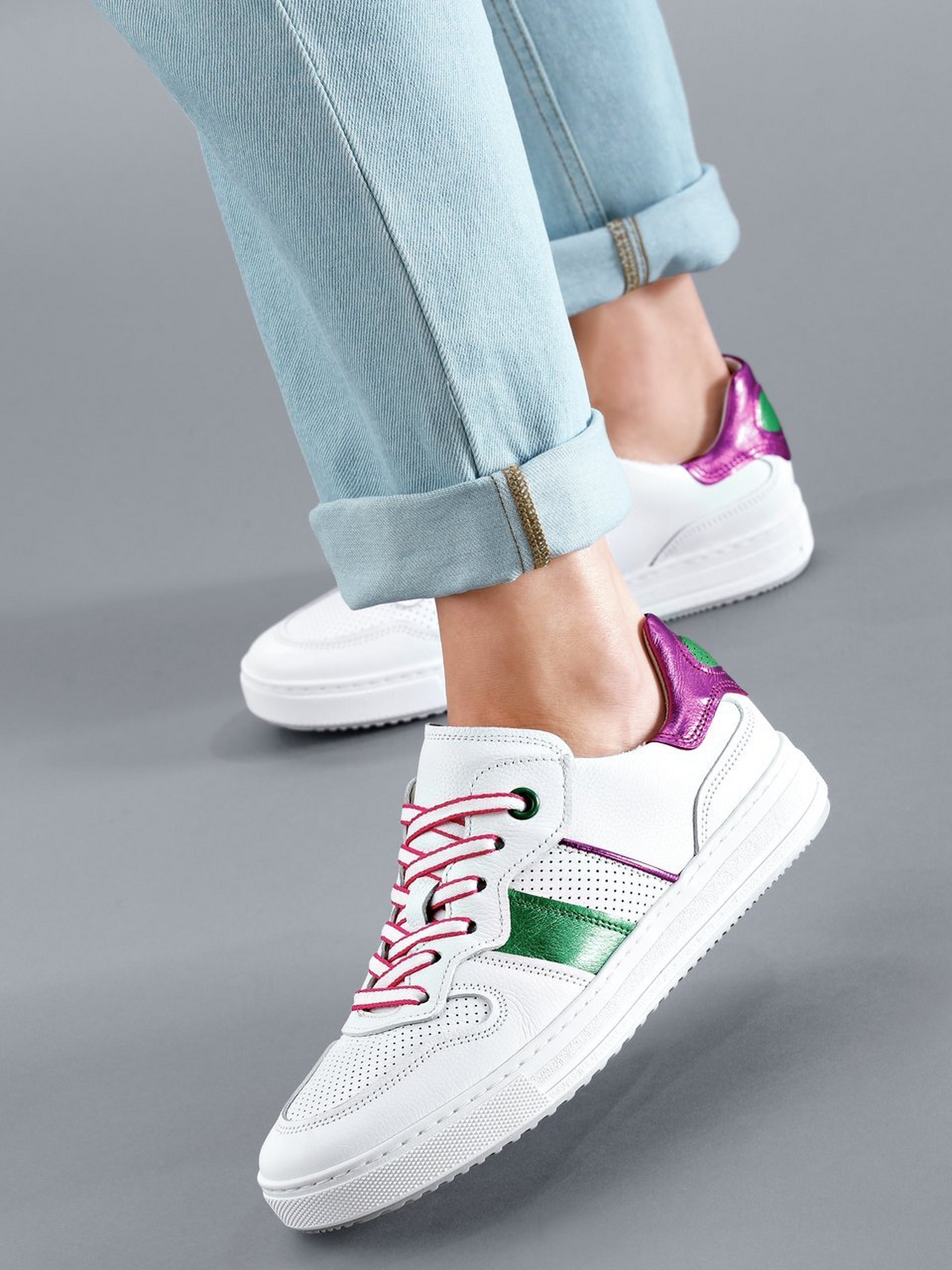 Sneaker