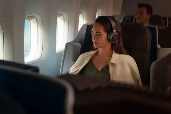 Philips Fidelio L3 - Hovedtelefoner med mik. - fuld størrelse - Bluetooth - trådløs, kablet - aktiv støjfjerning - 3,5 mm jackstik - matmørk satin-ørekopper, sort pandebånd
