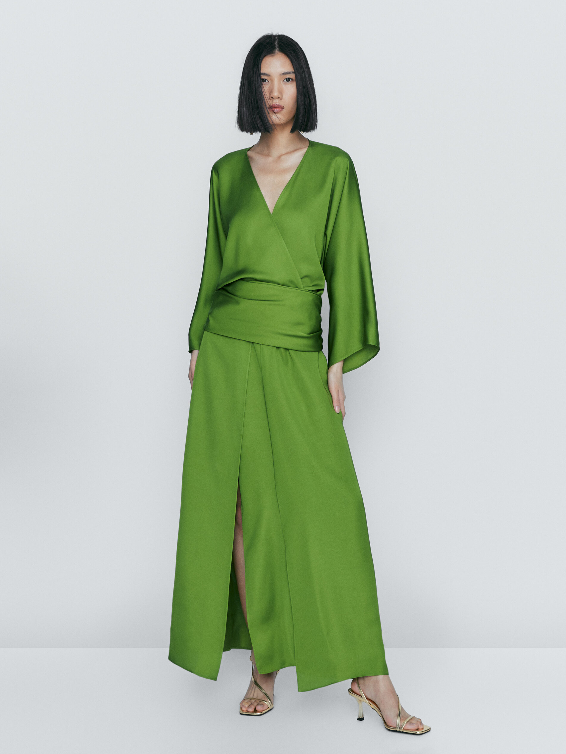 Vestido quimono fluido com detalhe de faixa - VERDE