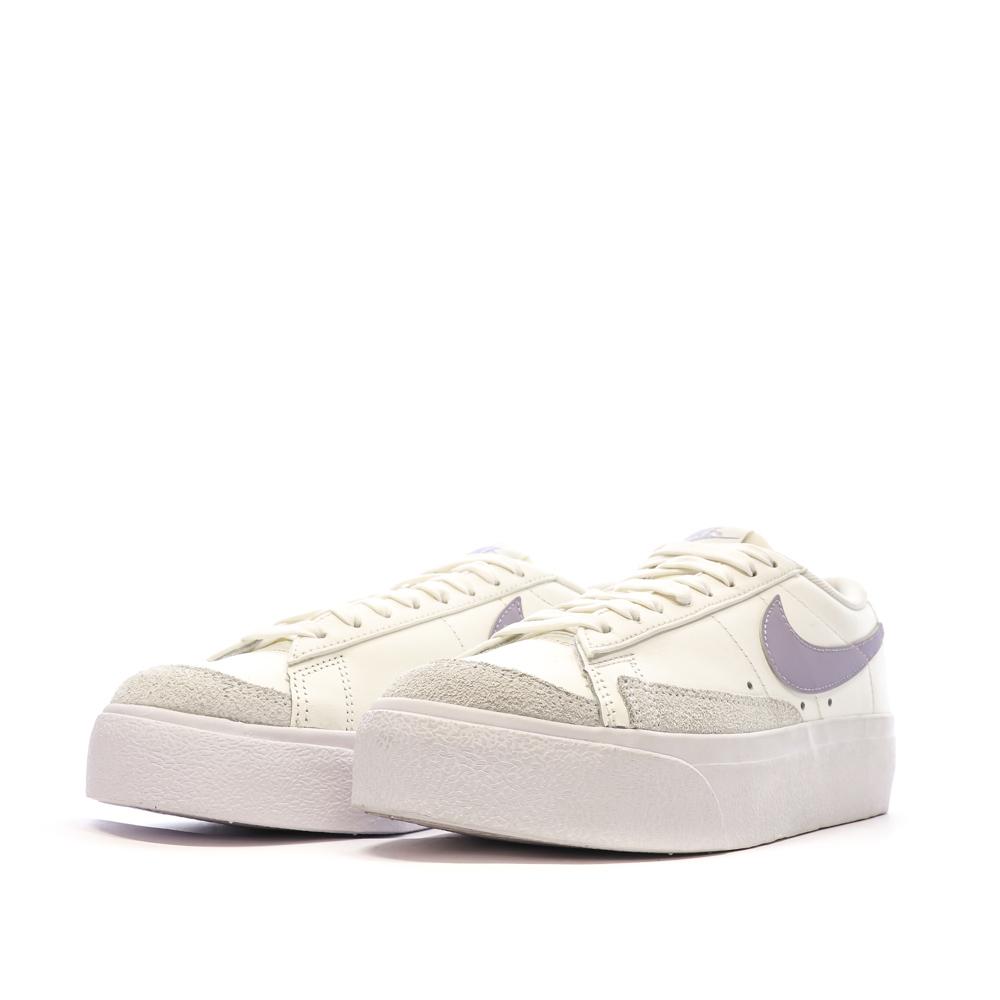 Nike Baskets Écru/Violet Femme Nike Blazer Low Platform