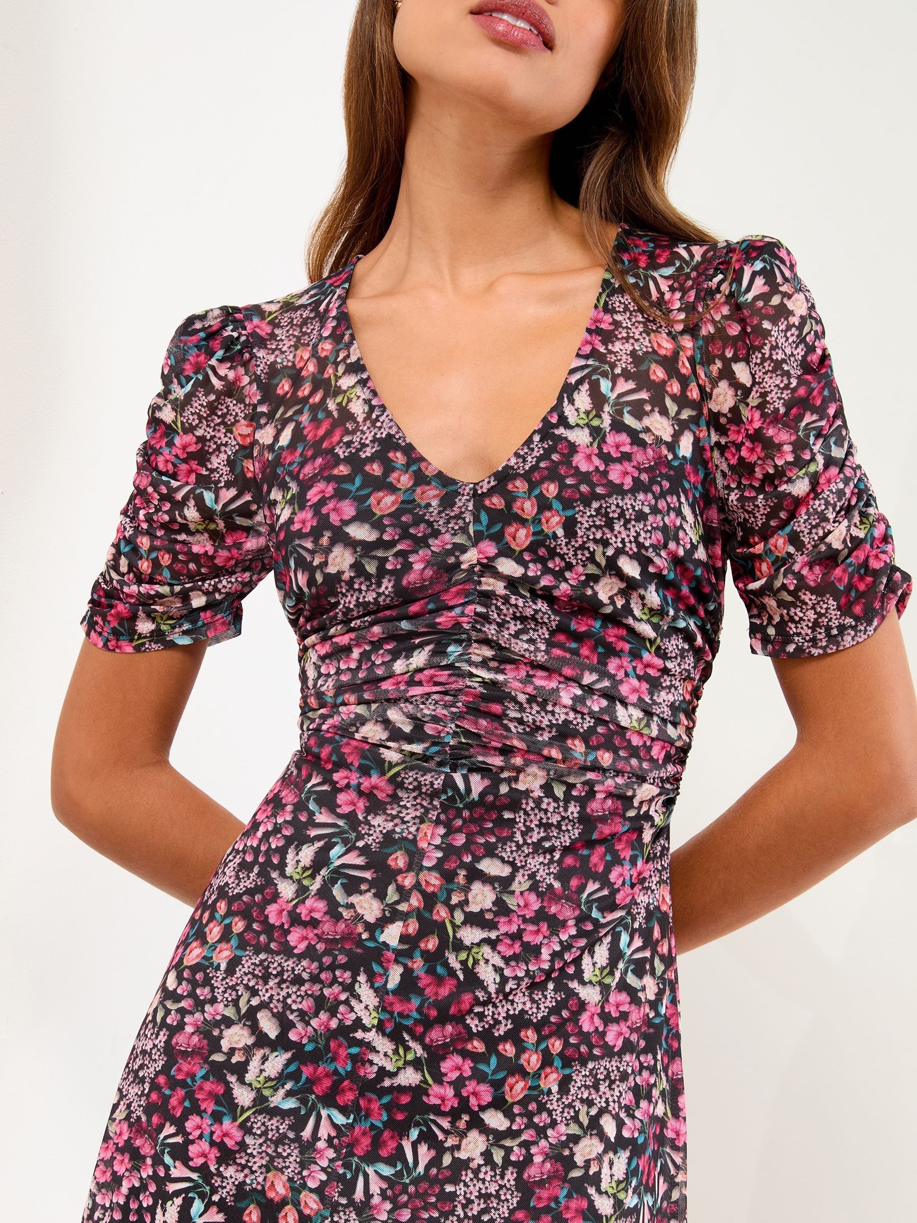 Roze met bloemenprint - Lipsy Black Jersey Textured Burnout Mini V-Neck Ruched Dress