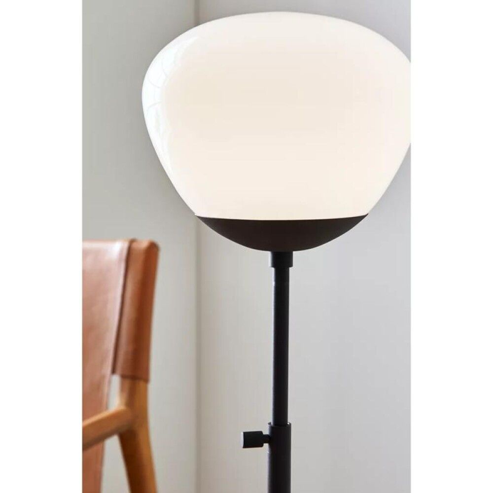 BORDLAMPE MARKSLÖJD RISE SVART/HVIT E27