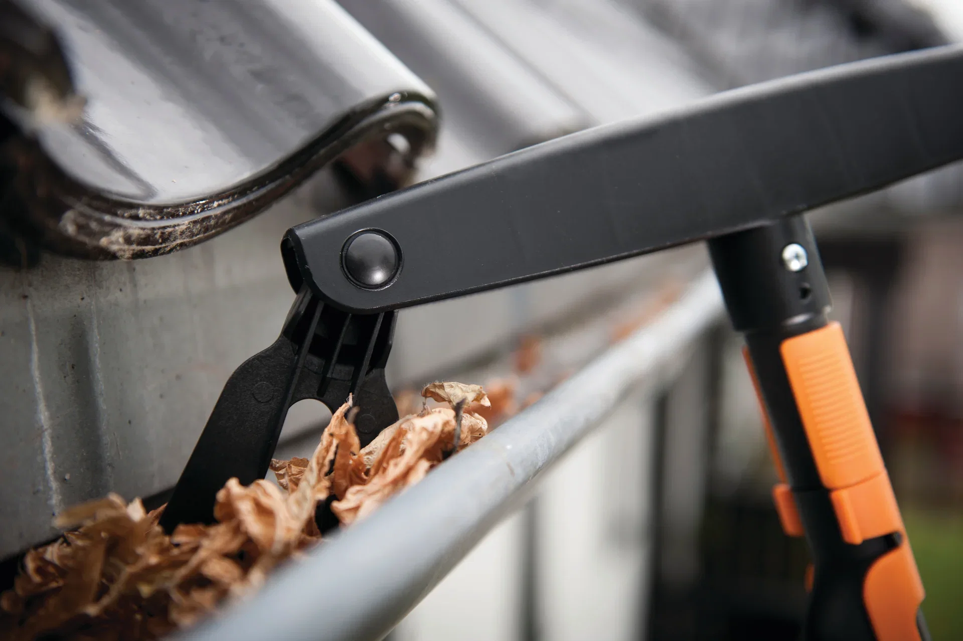 Fiskars Takrennerenser Quikfit Bredde 34 cm