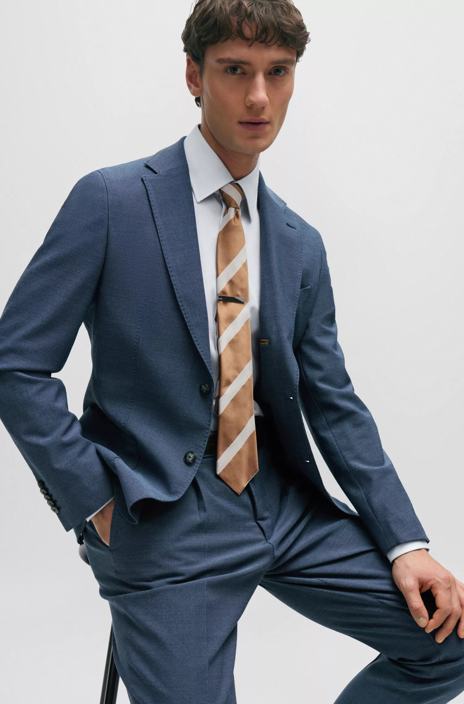 Calça BOSS Camel Slim-fit em mistura de lã com microestampa