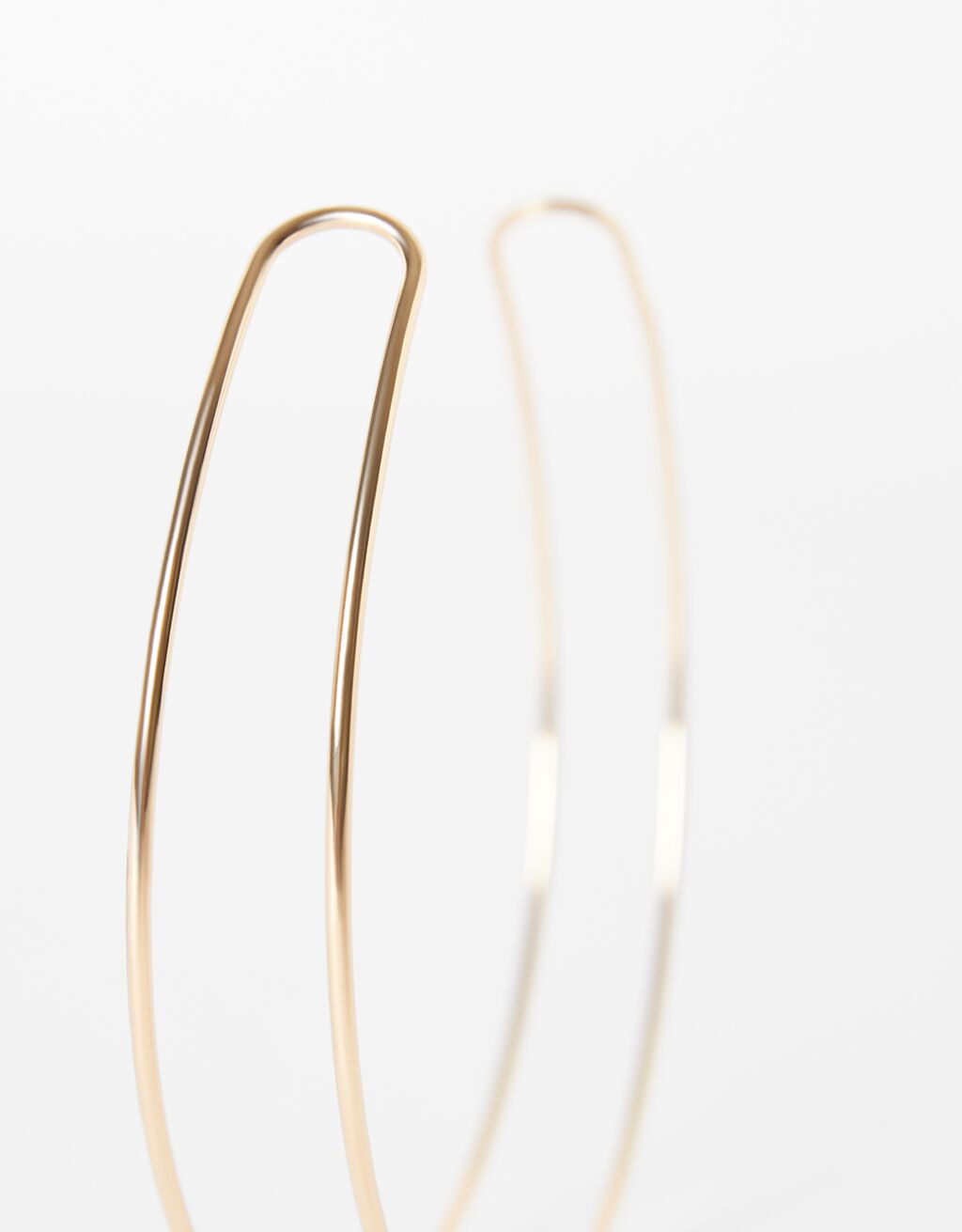 Colar gargantilha com efeito dourado