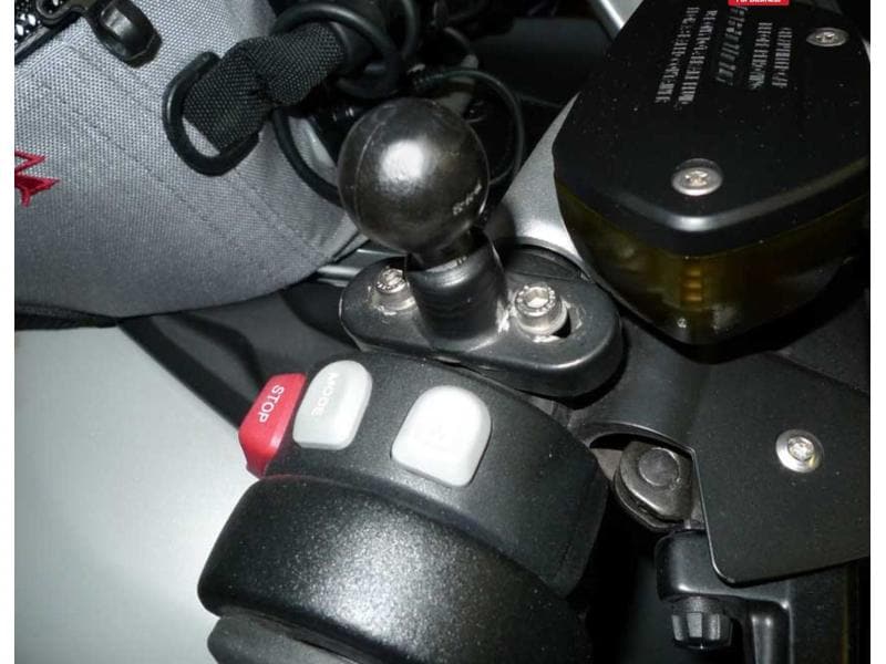RAM Mounts Montagebasis U-Bolt RAM-B-231ZU Zur Verbindung von Basis und Kopfteil