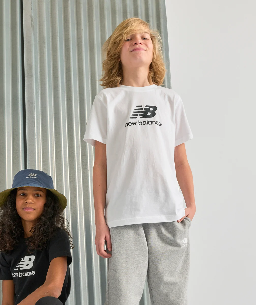 NEW BALANCET-SHIRT À MANCHES COURTES BLANC GARÇON ESSENTIALS STACKED