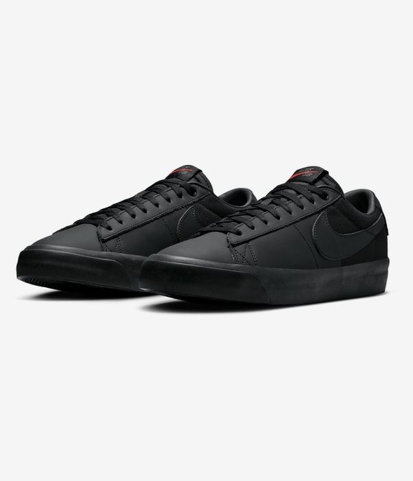 Nike SB Zoom Blazer Low Pro GT Schuh (black black black)