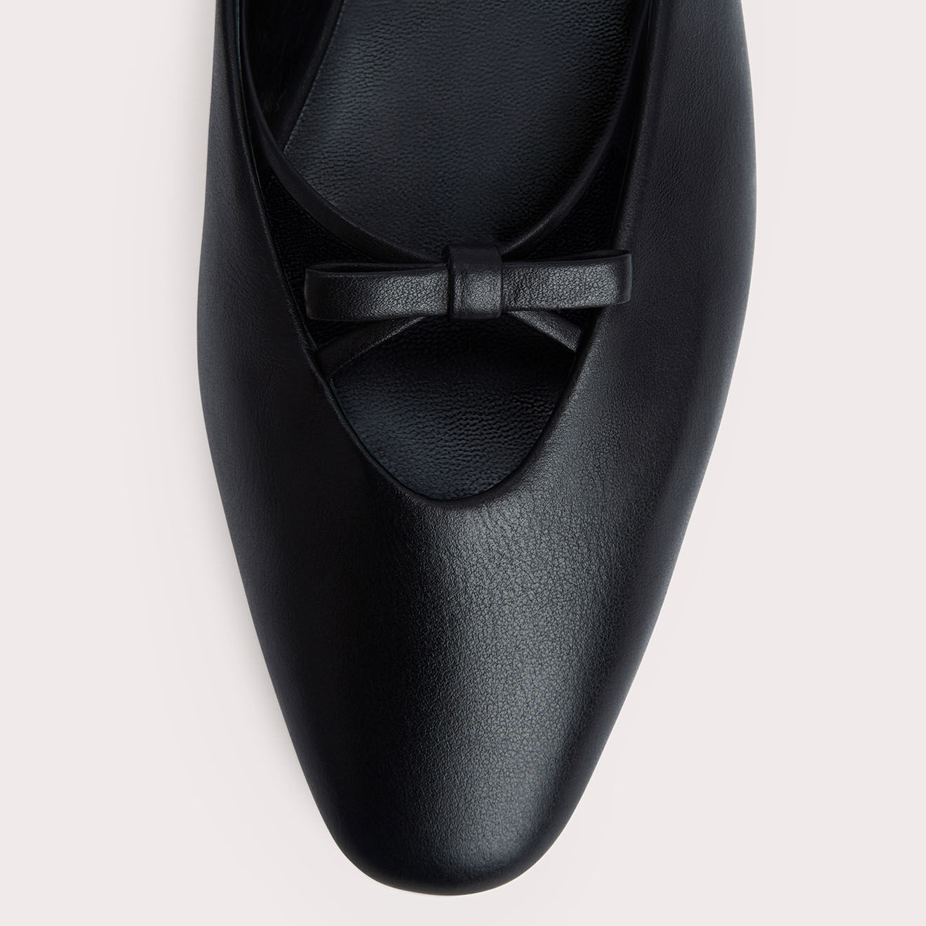 By Far Mules en Cuir Finn noires