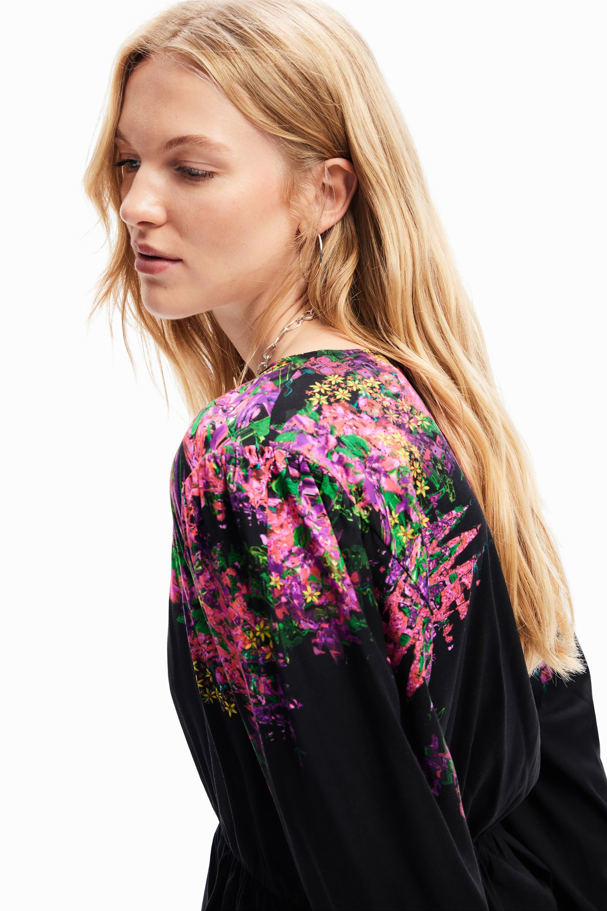 Blouse croisée fleurie numérique