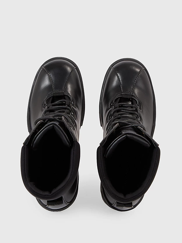 Botas de couro com salto alto
