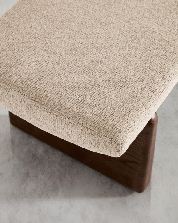 Kave Home Topaz bankje walnoot, beige chenille