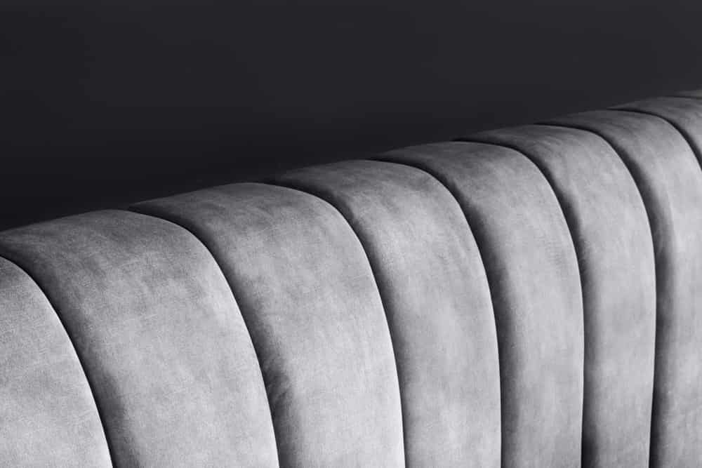 Retro Bett AMSTERDAM 160x200cm grau Samt schwarz Metall Polsterbett