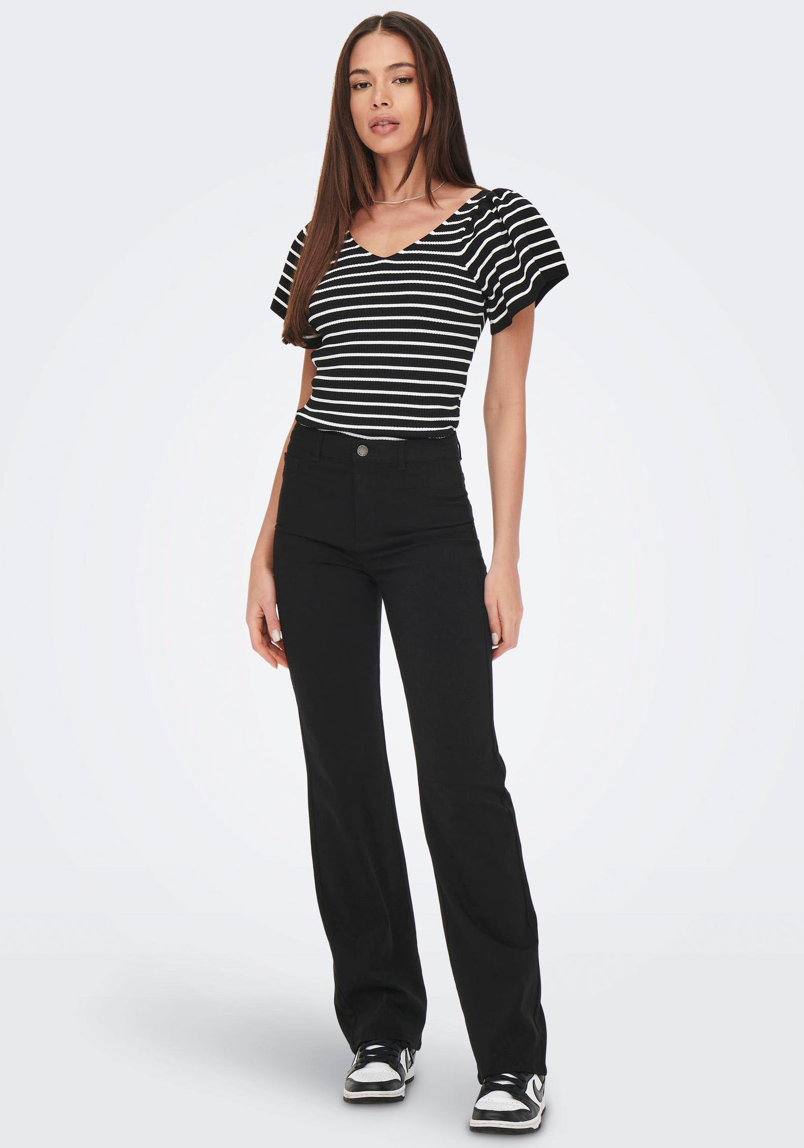 ONLY Kurzarmpullover »ONLLEELO STRIPE SS BACK V-NECK KNT NOOS«
