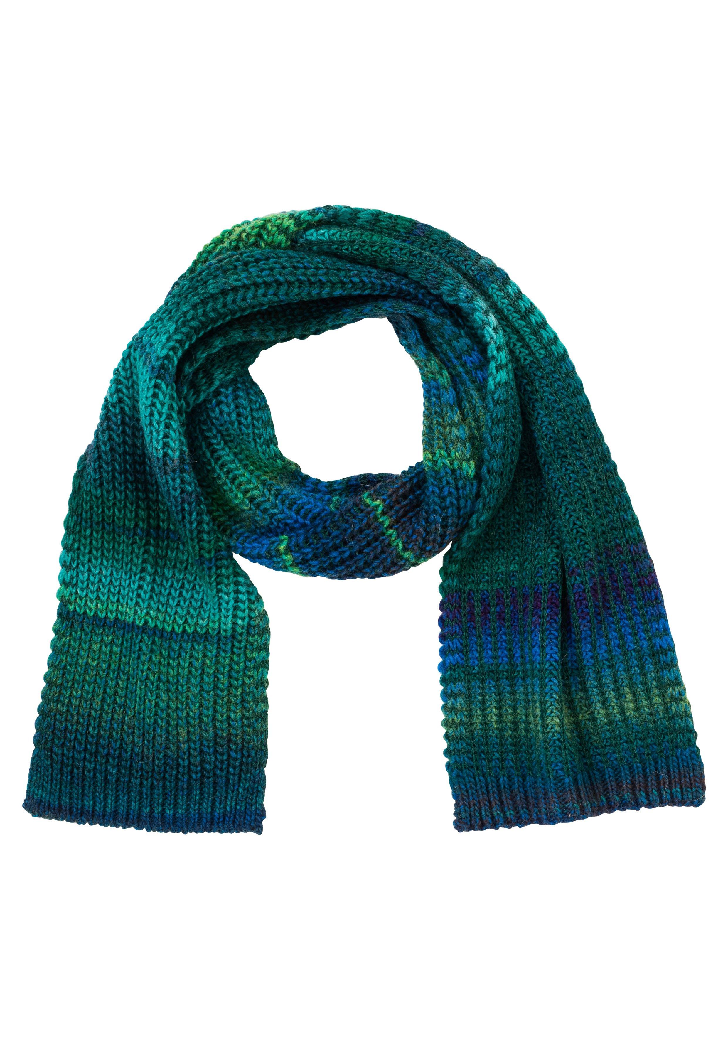 Strickschal mit Farbverlauf, in Rippstrick-Struktur