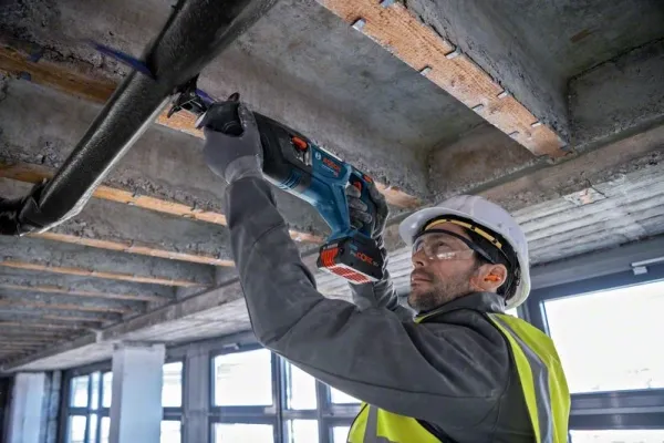 Bosch BAJONETSAV GSA 18V-28 SOLO L-BOXX - SOLO