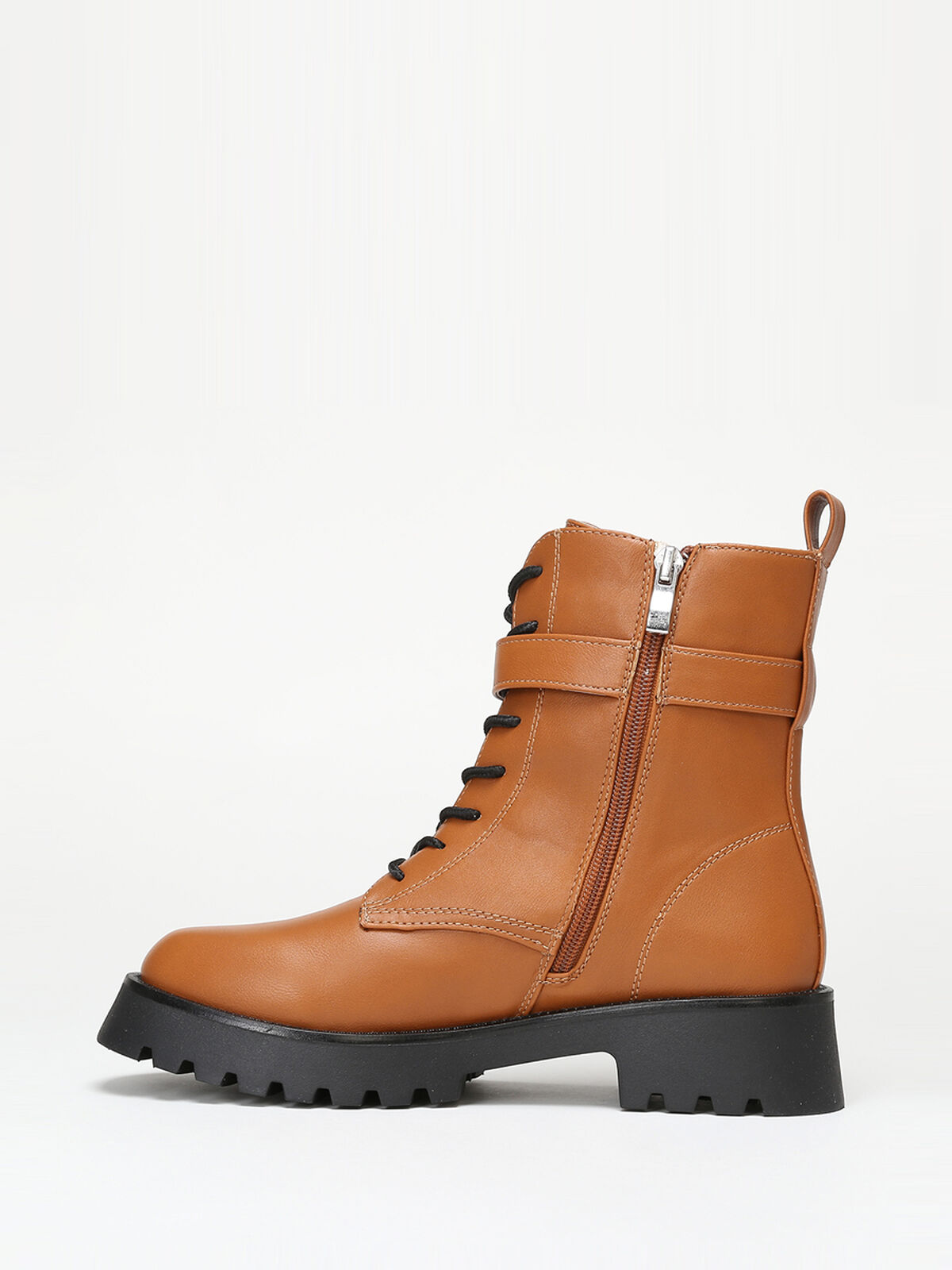 Bottines style rangers avec bride à boucle- Camel