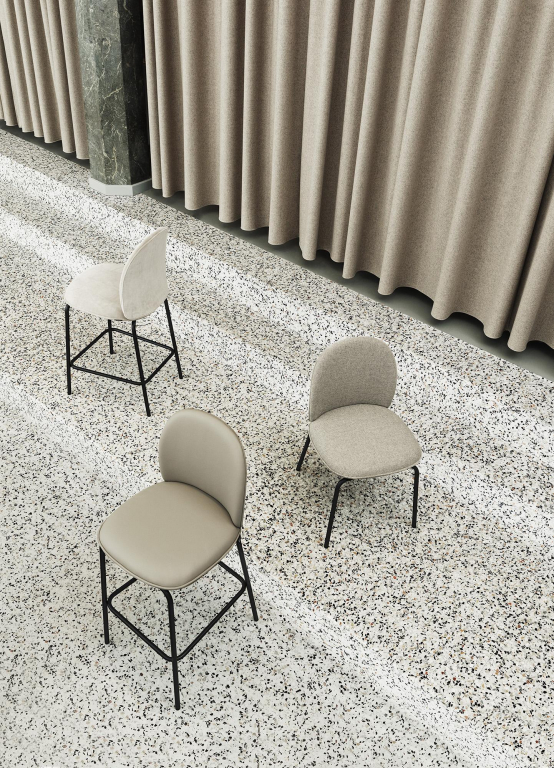 Normann Copenhagen Ace barkruk 75 zwart gepoedercoat onderstel Synergy