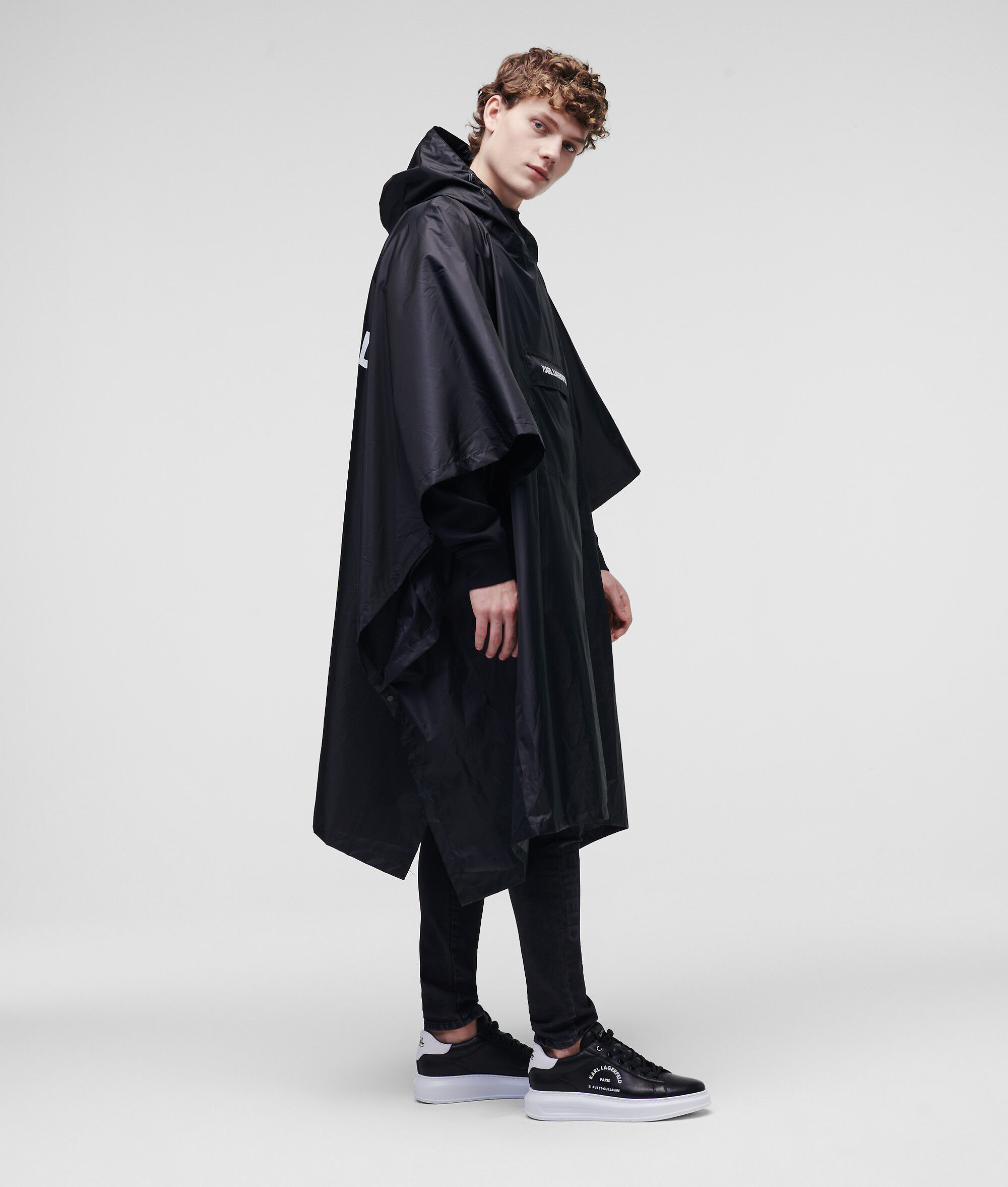 PONCHO IMPERMÉABLE AVEC LOGO KARL
