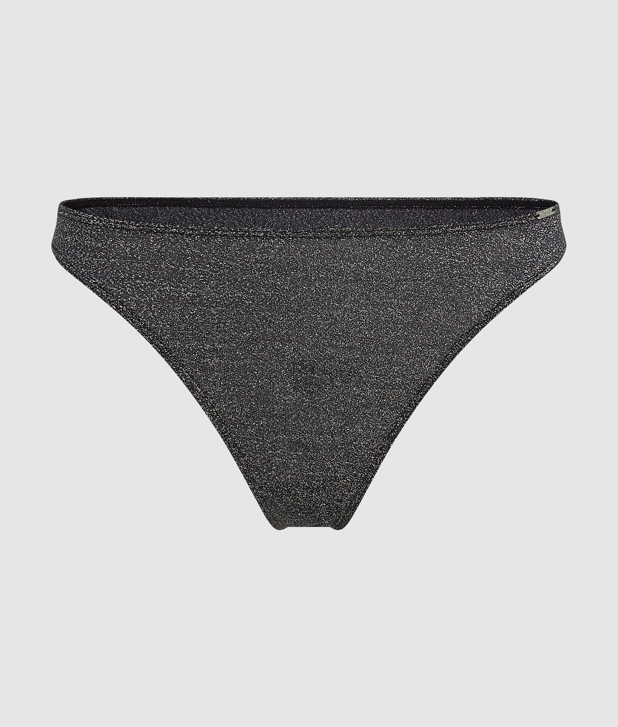 Signature metallic string