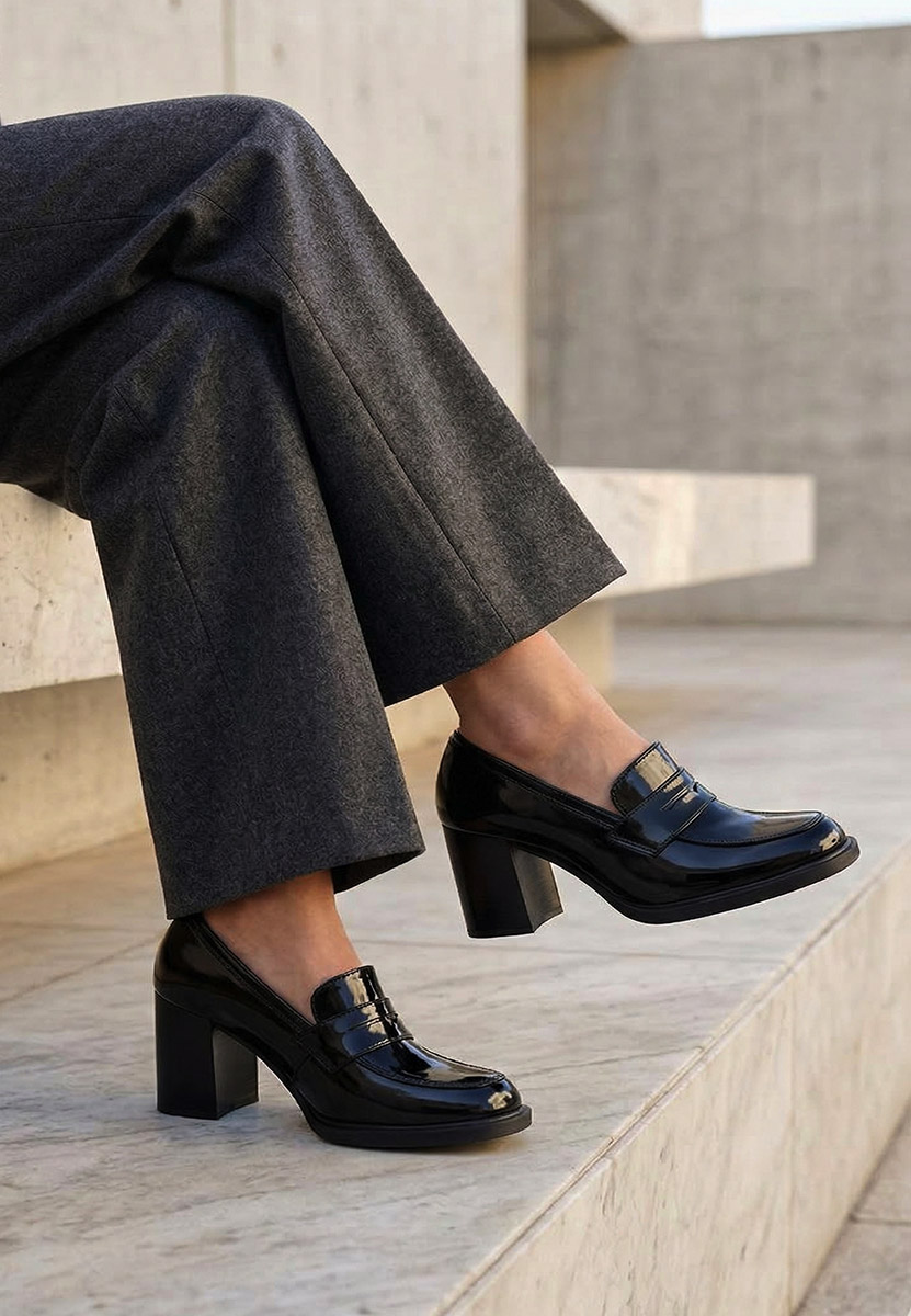 Mocassins à talon noirs Odesia V4