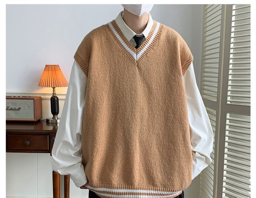 Posive - V-hals vest met contrasterende rand