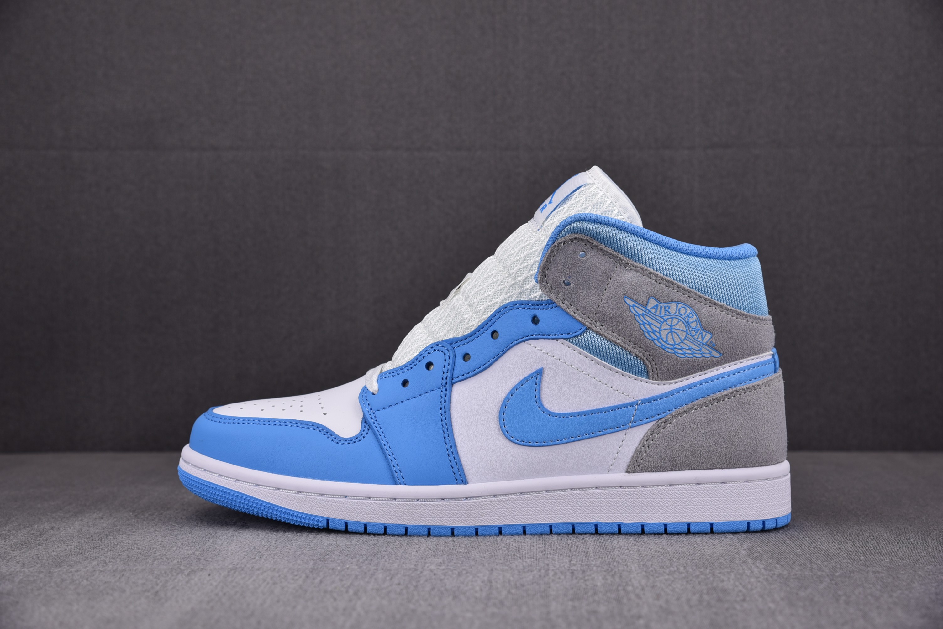 Jordan 1 Mid University Blue Grey