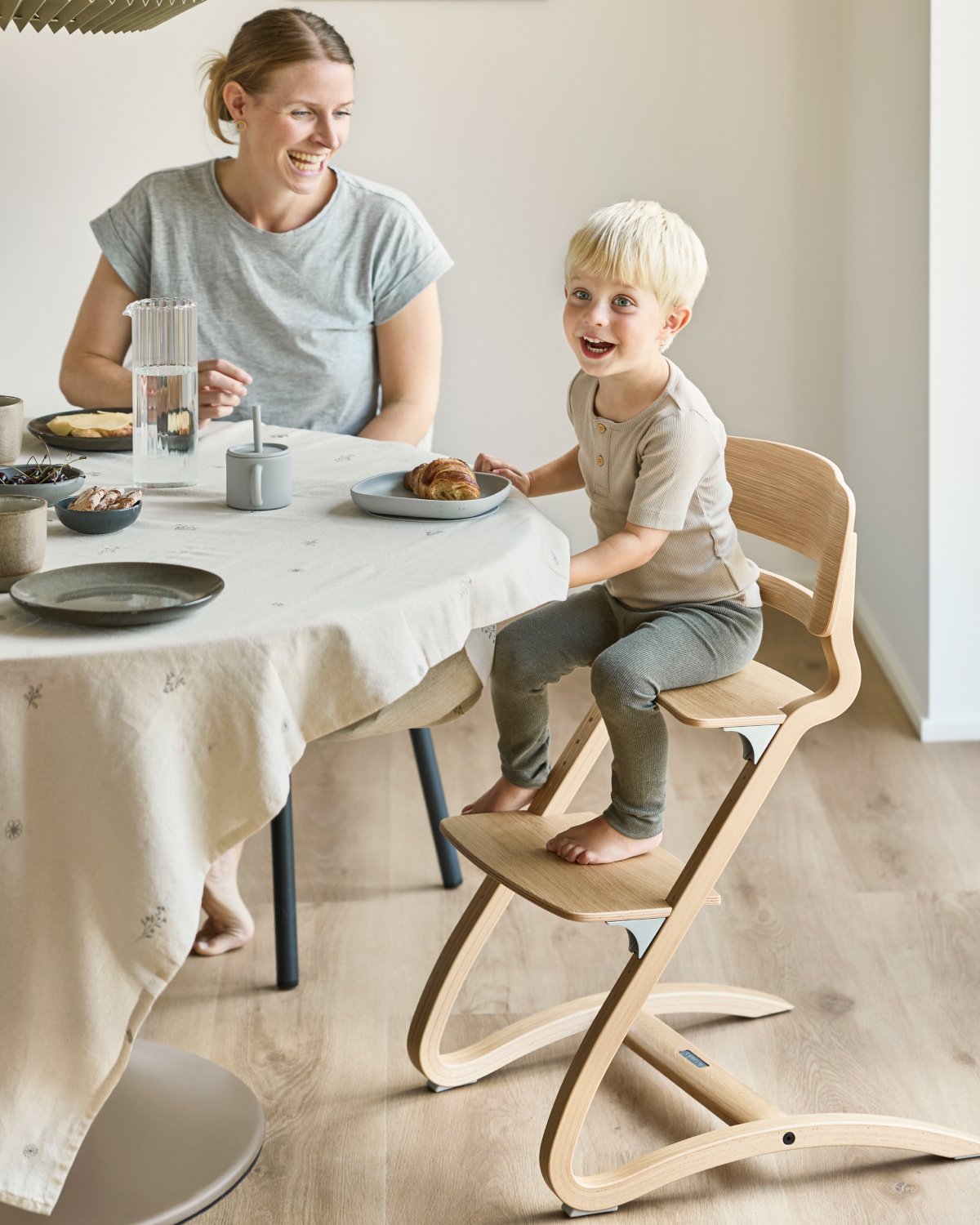 Leander Spisestol Louie – Justerbar | Eik, Natur, Natur