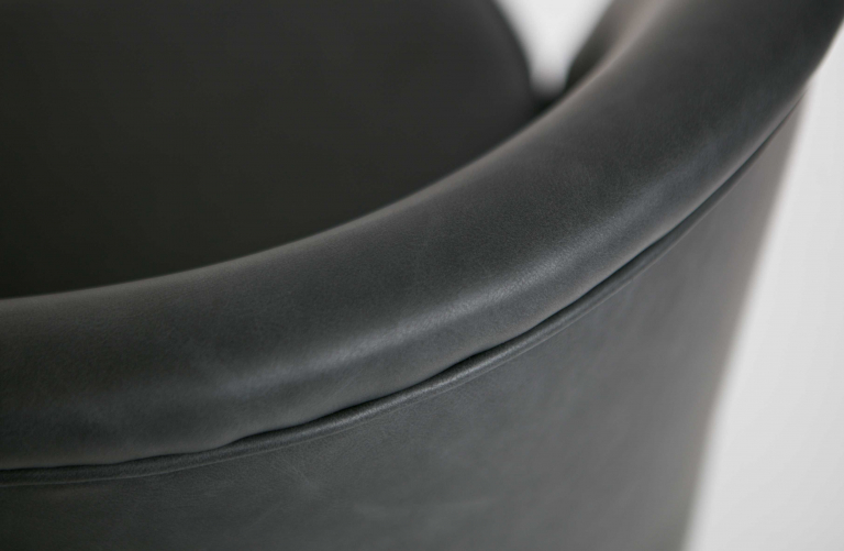 WOOOD Vogue fauteuil fluweel zwart