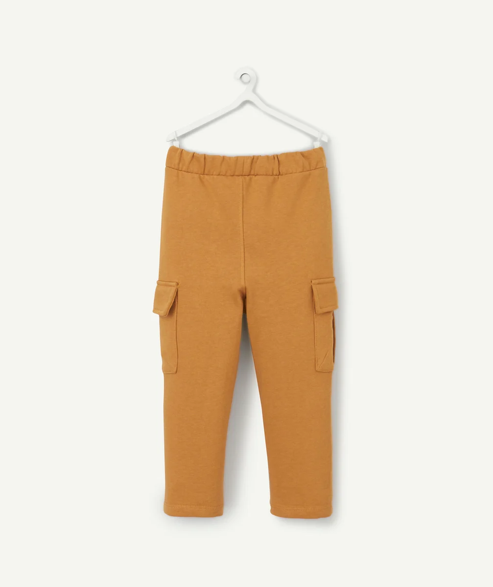 PANTALON RELAX BÉBÉ GARÇON EN COTON BIO MARRON ET POCHES CARGO