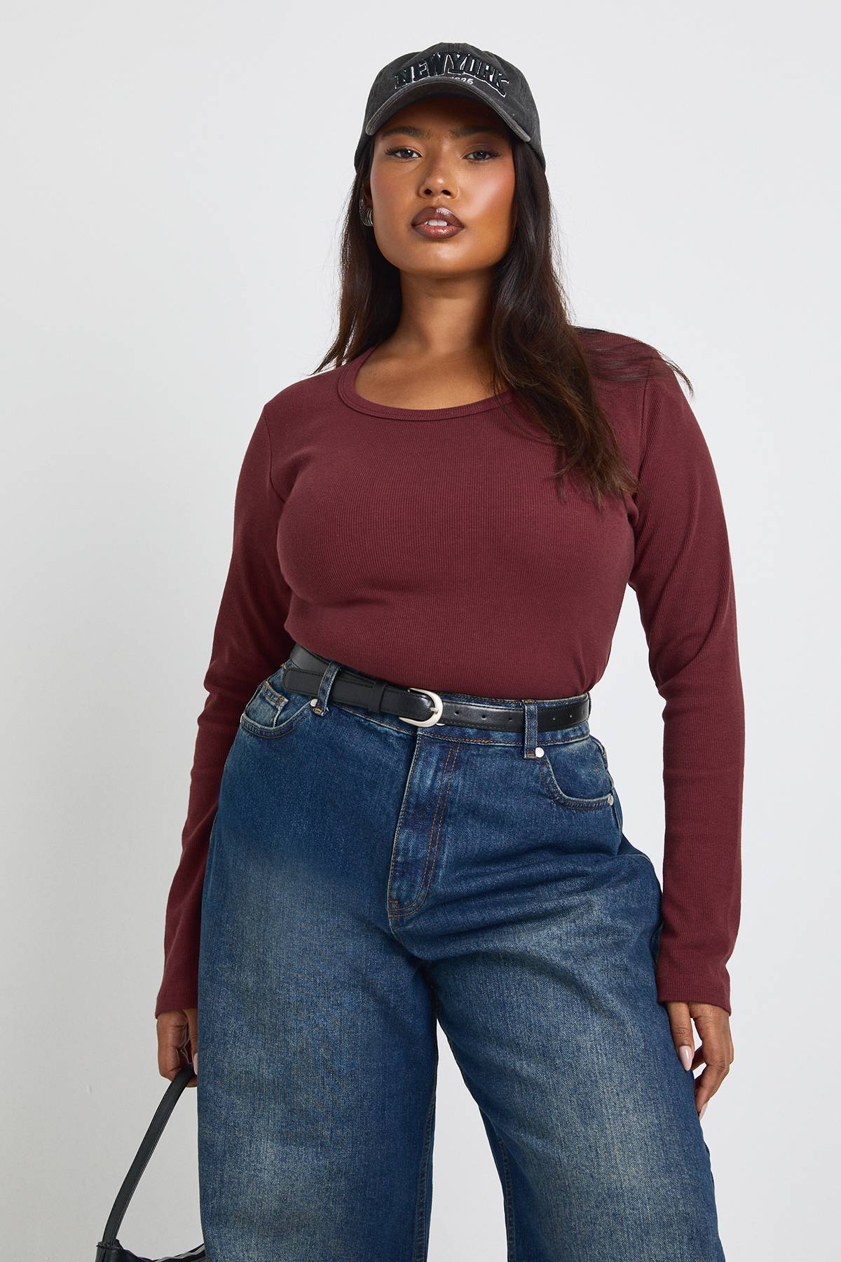 boohoo Plus Basic Haut ajusté côtelé à encolure dégagée, coupe longue et manches longues