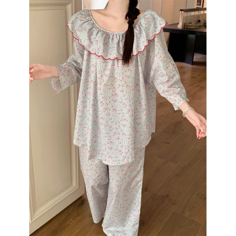 Sadelle - 3/4-mouw pyjamajurk met bloemenprint / pyjamatop / broek / set