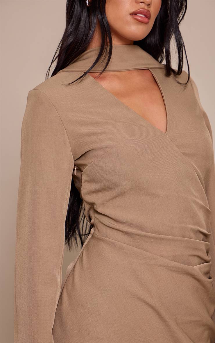 Taupe Robe Moulante À Manches Longues Avec Détail Foulard