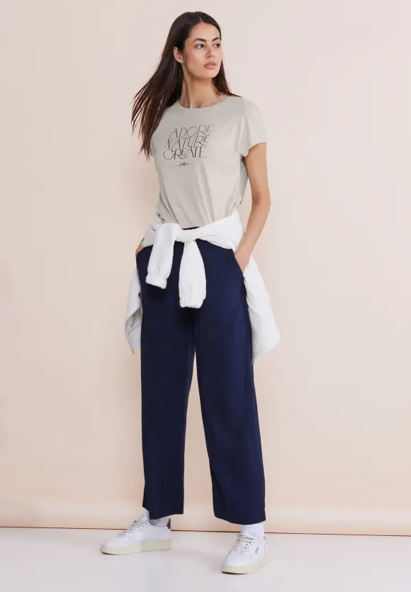 T-Shirt mit Wording - smooth stone sand