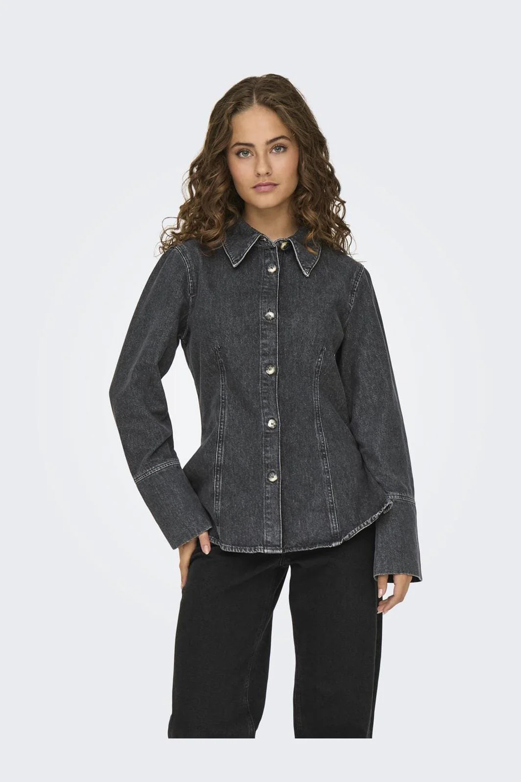 Only Onlnara L/S Fitted Shirt Sik 4717340 washed black