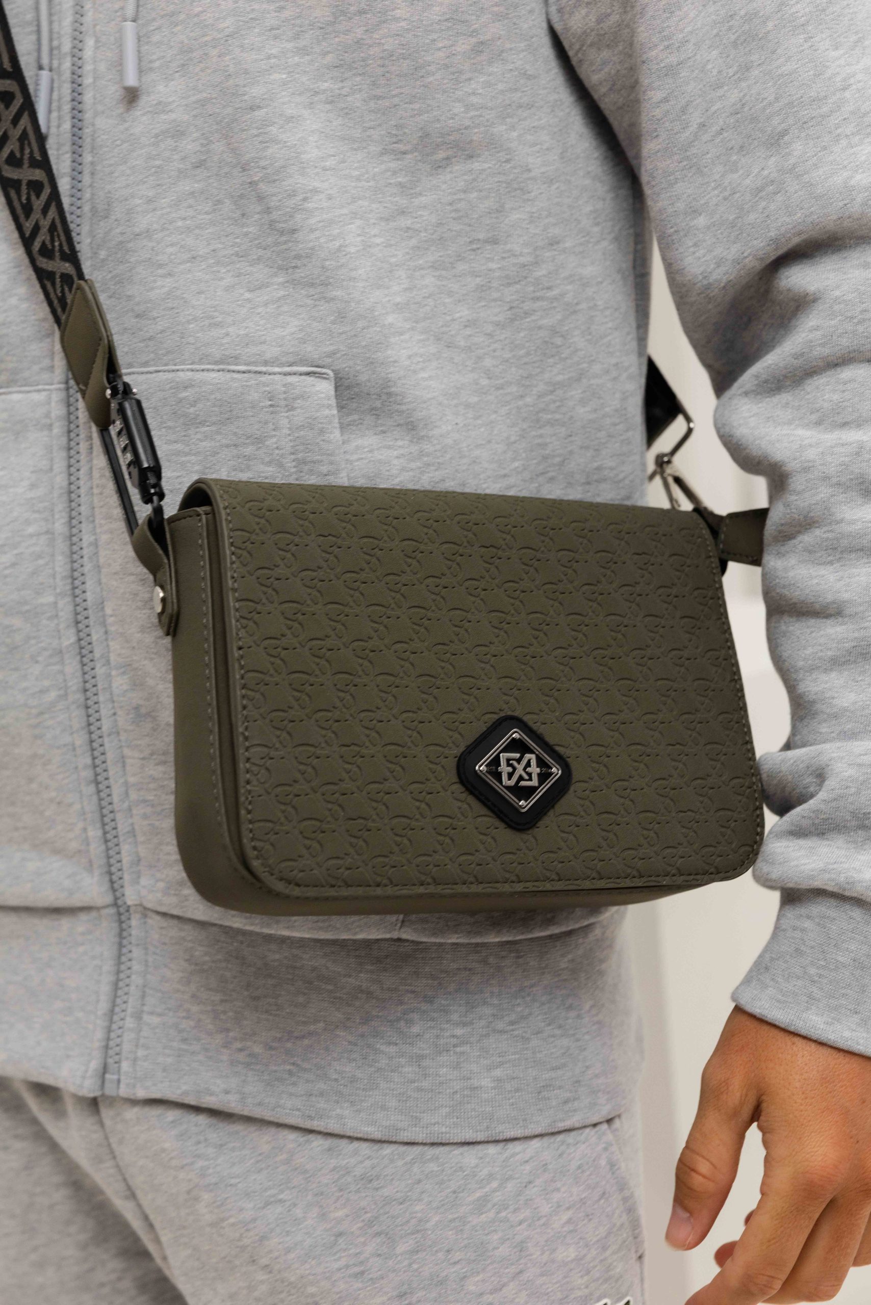 XPLCT Discovery Bag Suede Heren Groen