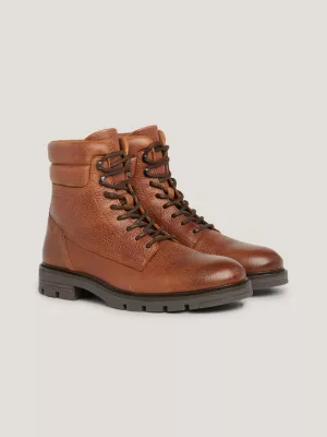 Botas de cano médio em couro com forro quente