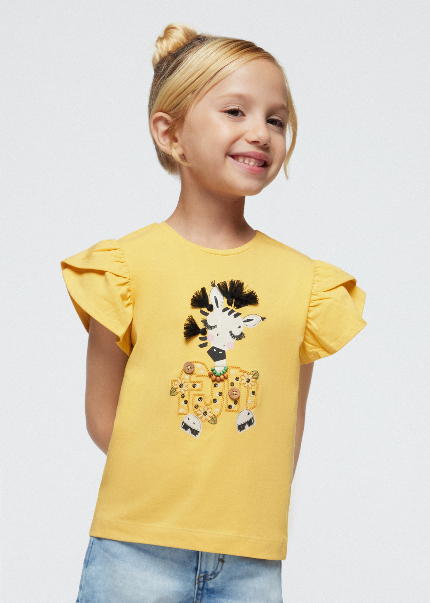 Camiseta feminina com estampa de maçã