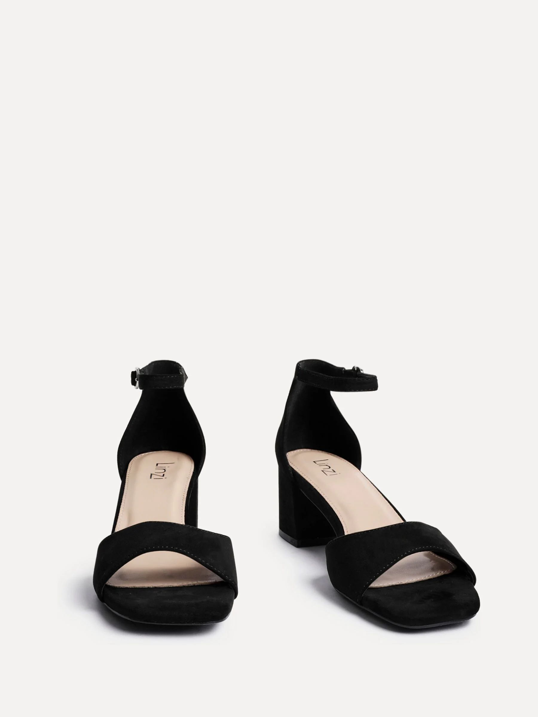 Zwart - Linzi Maddie sandalen met gesloten achterkant, open neus en hak
