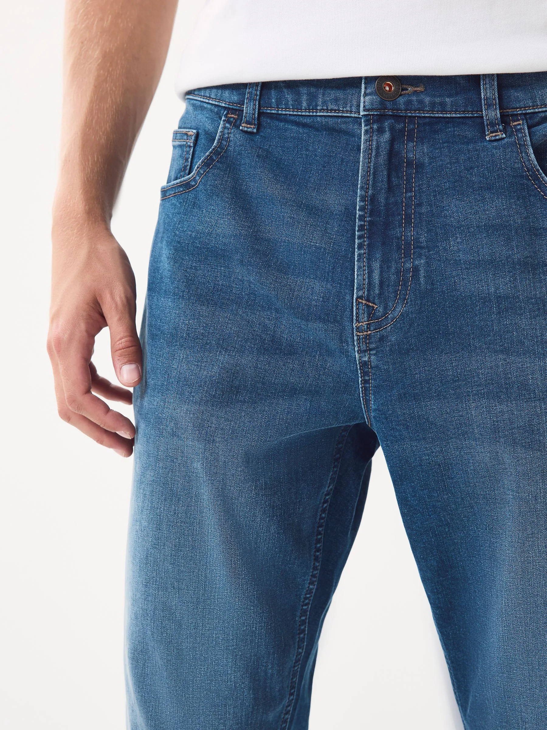 Blauw - Klassieke stretchjeans met standaard taps toelopende pasvorm