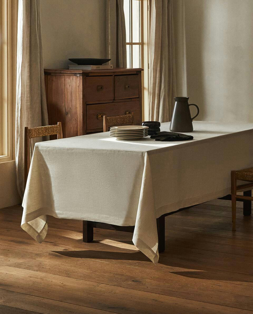 TOALHA DE MESA BÁSICA DE LINHO