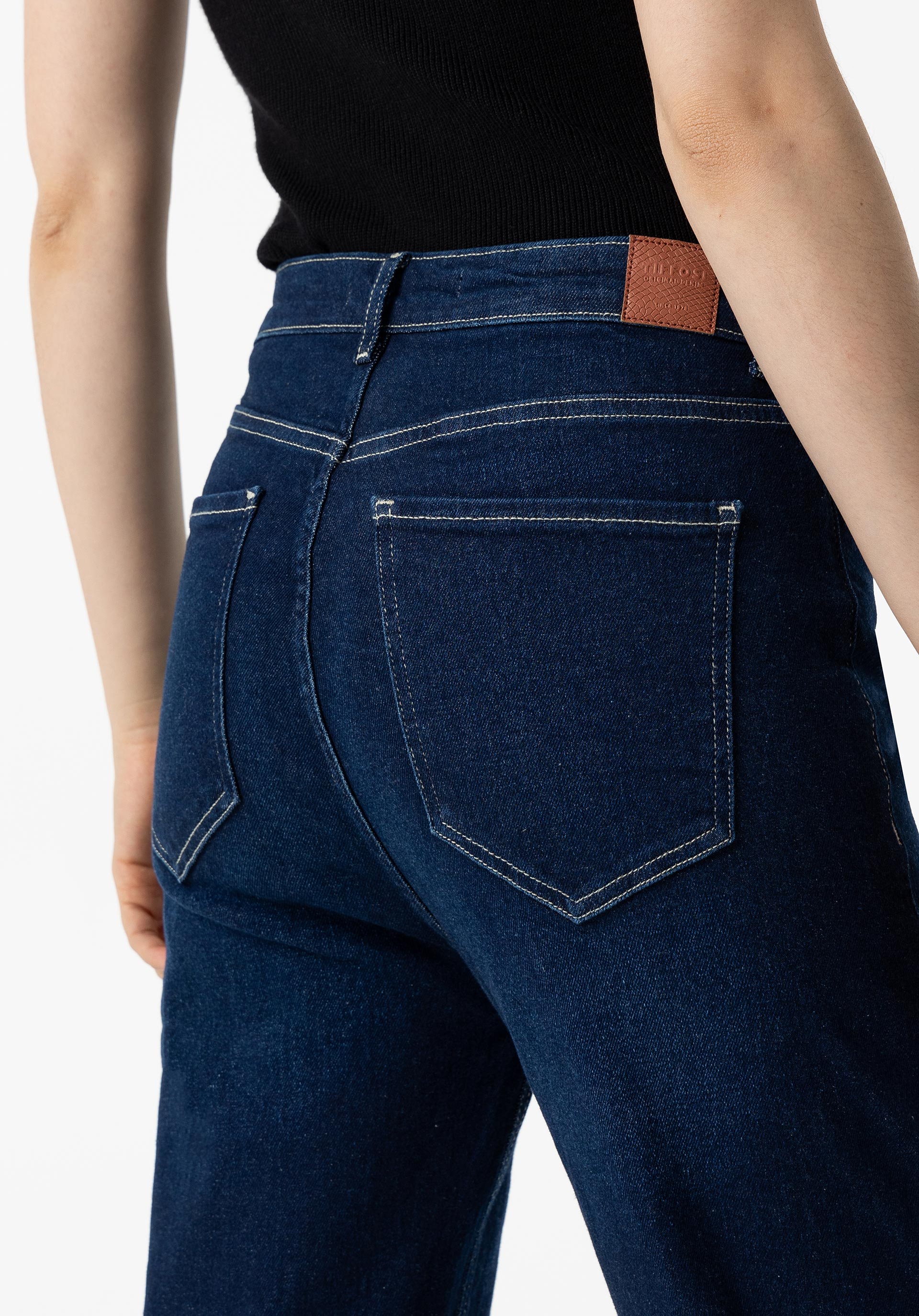 Jeans Mom Slim Fit Cintura Alta