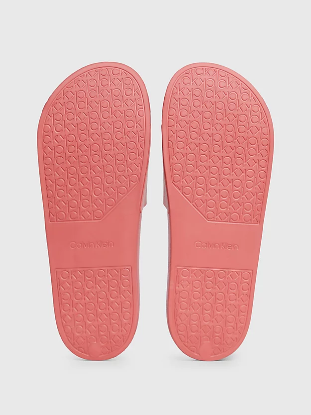 Chinelo com logotipo