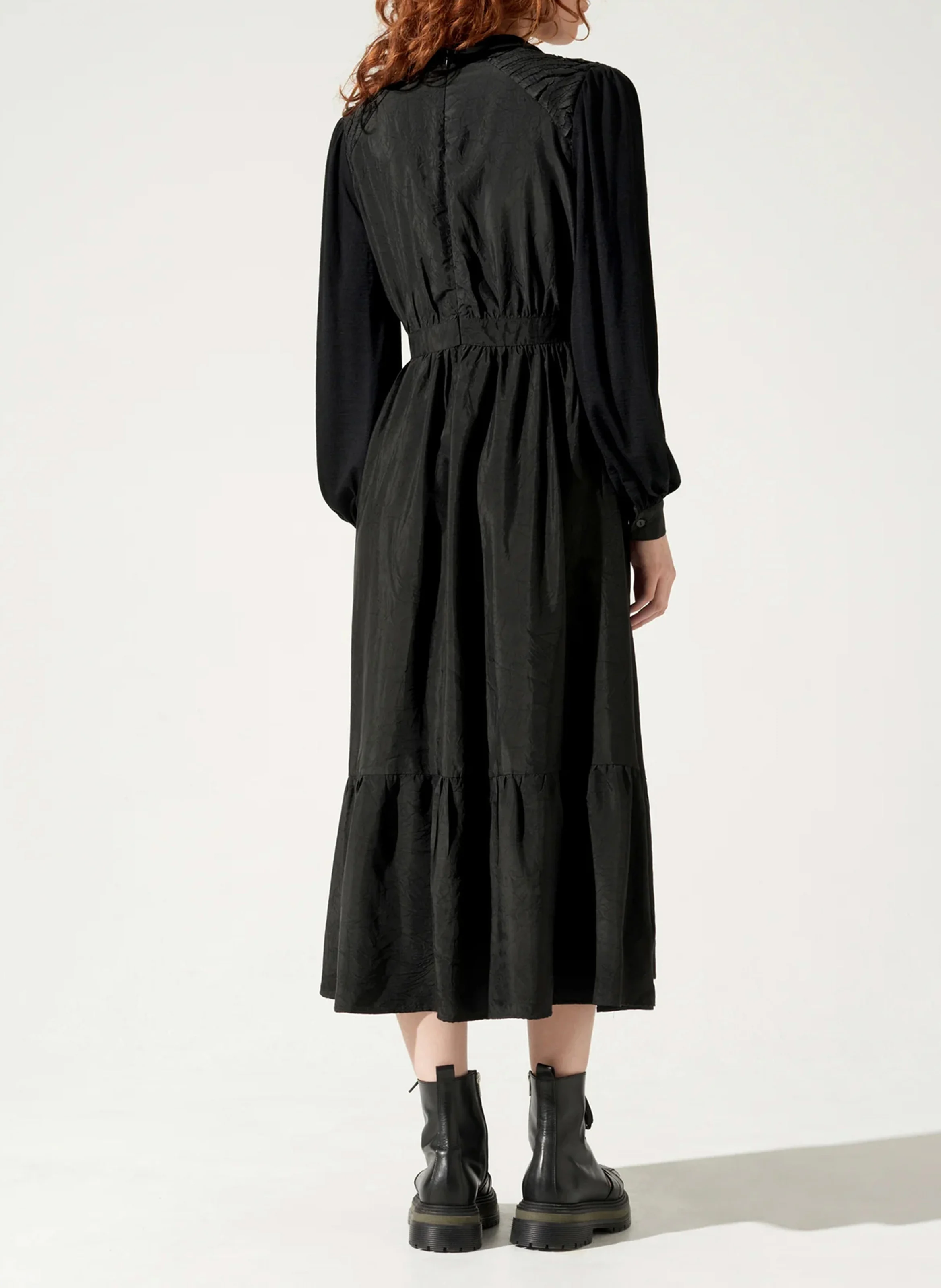 Robe longue ajustée à volants | Noir