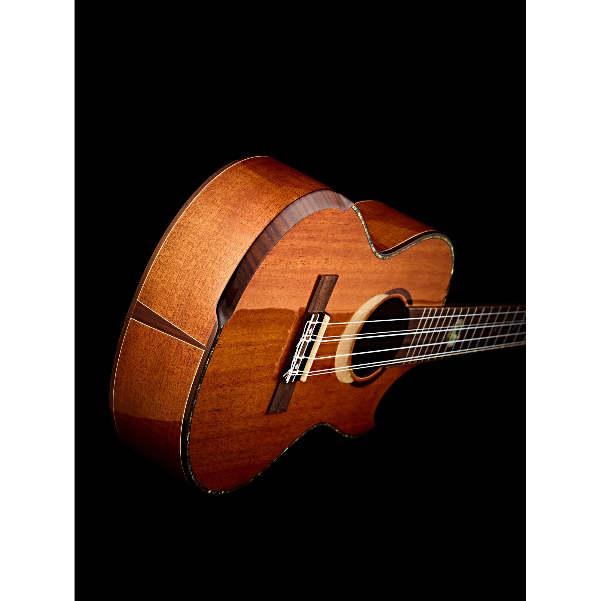 Ortega Eclipse Series ECLIPSE-CC4 concert ukelele met gigbag