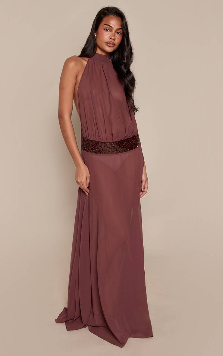 Chocolat Robe Longue En Mousseline Col Montant Avec Ceinture À Sequins