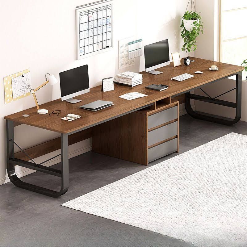 Trendiger rechteckiger Büroschreibtisch aus Holz mit Schlittenfuß, Fach & organisiertem Kabelsystem, ohne Stühle, 239 cm L x 51 cm B x 74 cm H, Nussbr