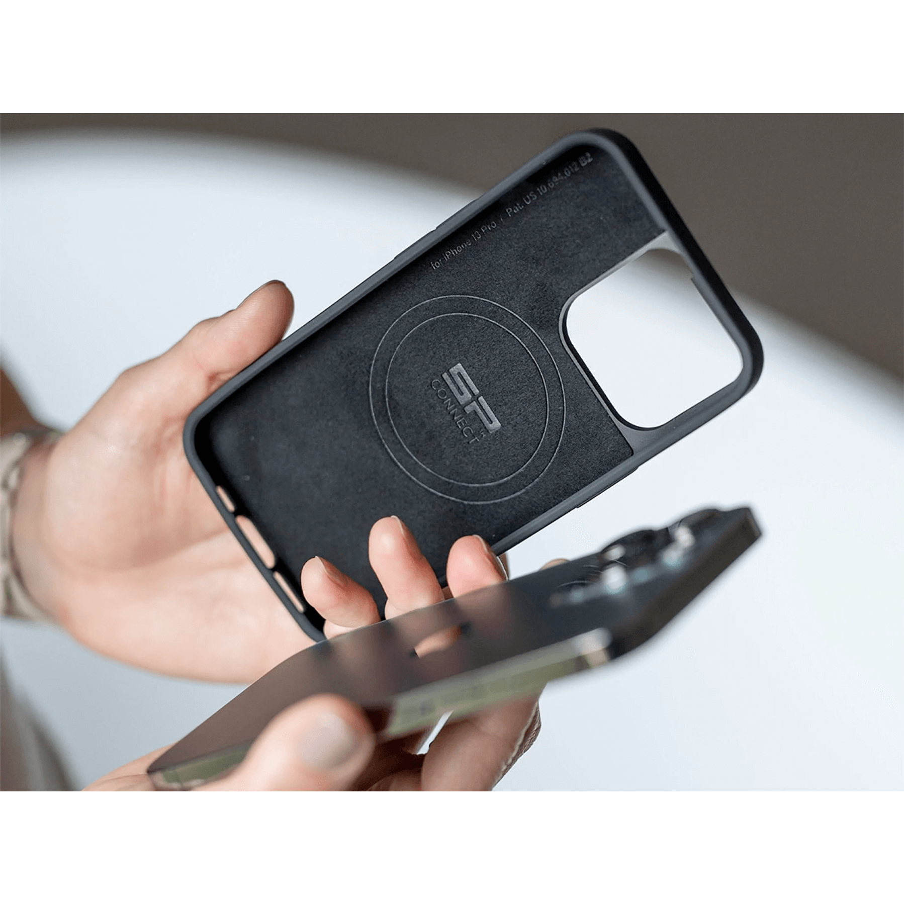 SP Connect iPhone 15 Pro SPC+ Telefoonhoes