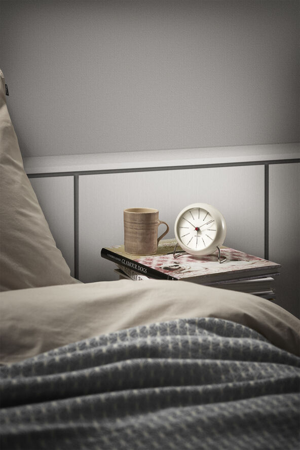 Arne Jacobsen Clocks AJ Bankers bordur hvid/hvid, Ø 11 cm, alarm Hvid