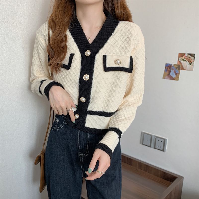 Shinsei - V-hals vest met contrasterende rand